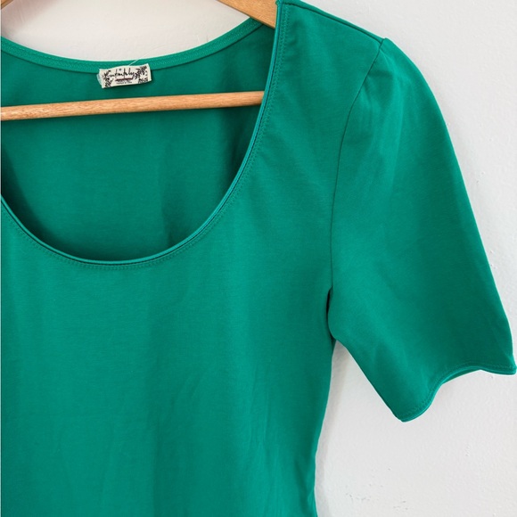 Free People NWOT Green Short Sleeve Bodysuit - Picture 3 of 6